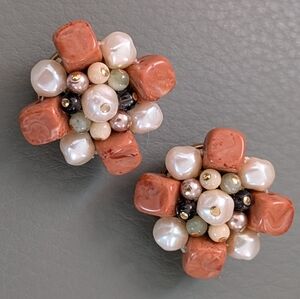 Vintage Liz Claiborne Gold Tone And Faux Pearl Cluster Clip On Earrings